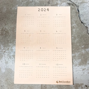 【2024年】レザーカレンダー[4月始まり]　国産生成り牛ヌメ革[Quest / クエスト]　[あんぷりレザー]