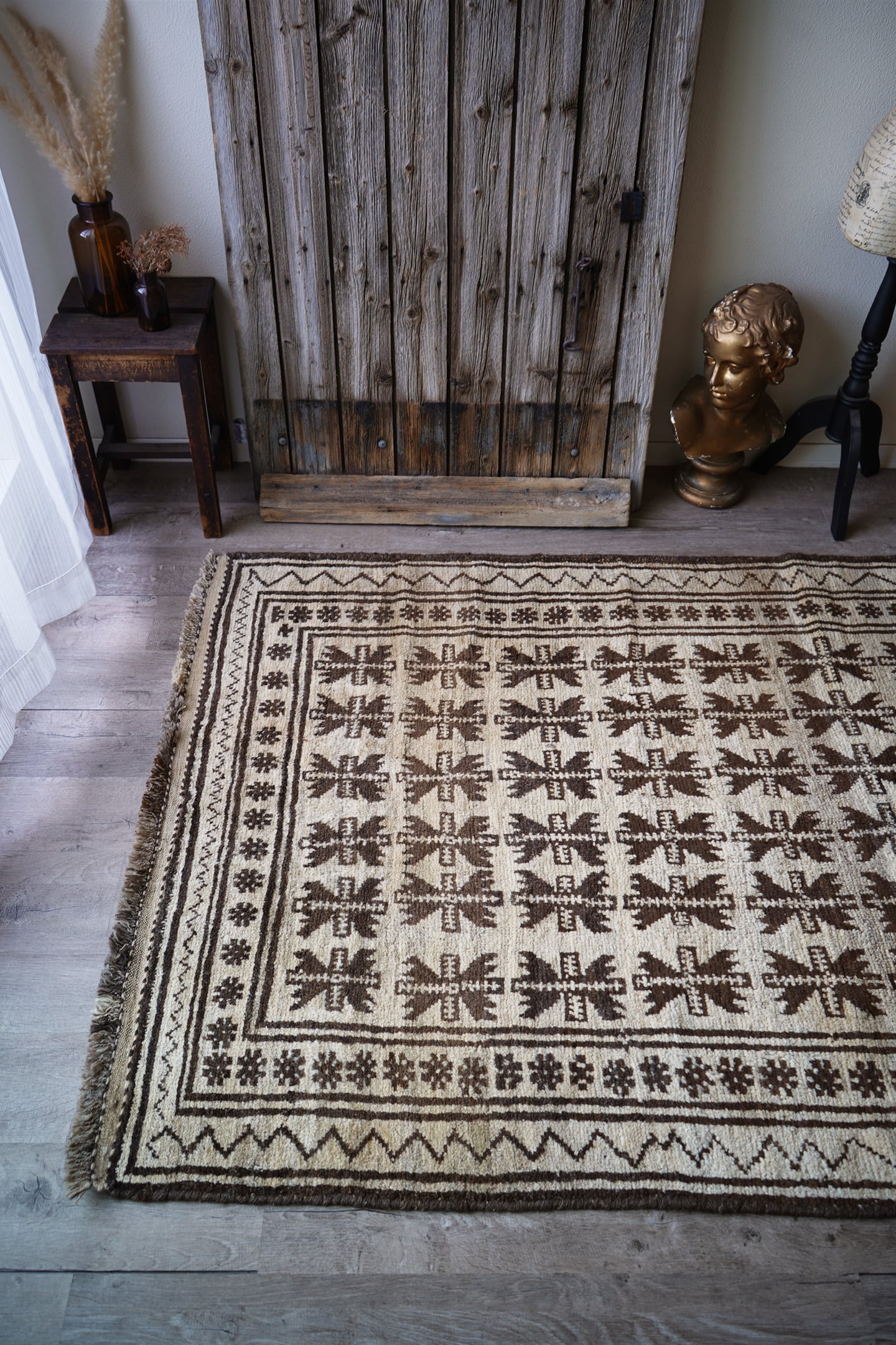 450】Vintage Afghan Taimani natural wool rug 1980's | ヴィンテージ