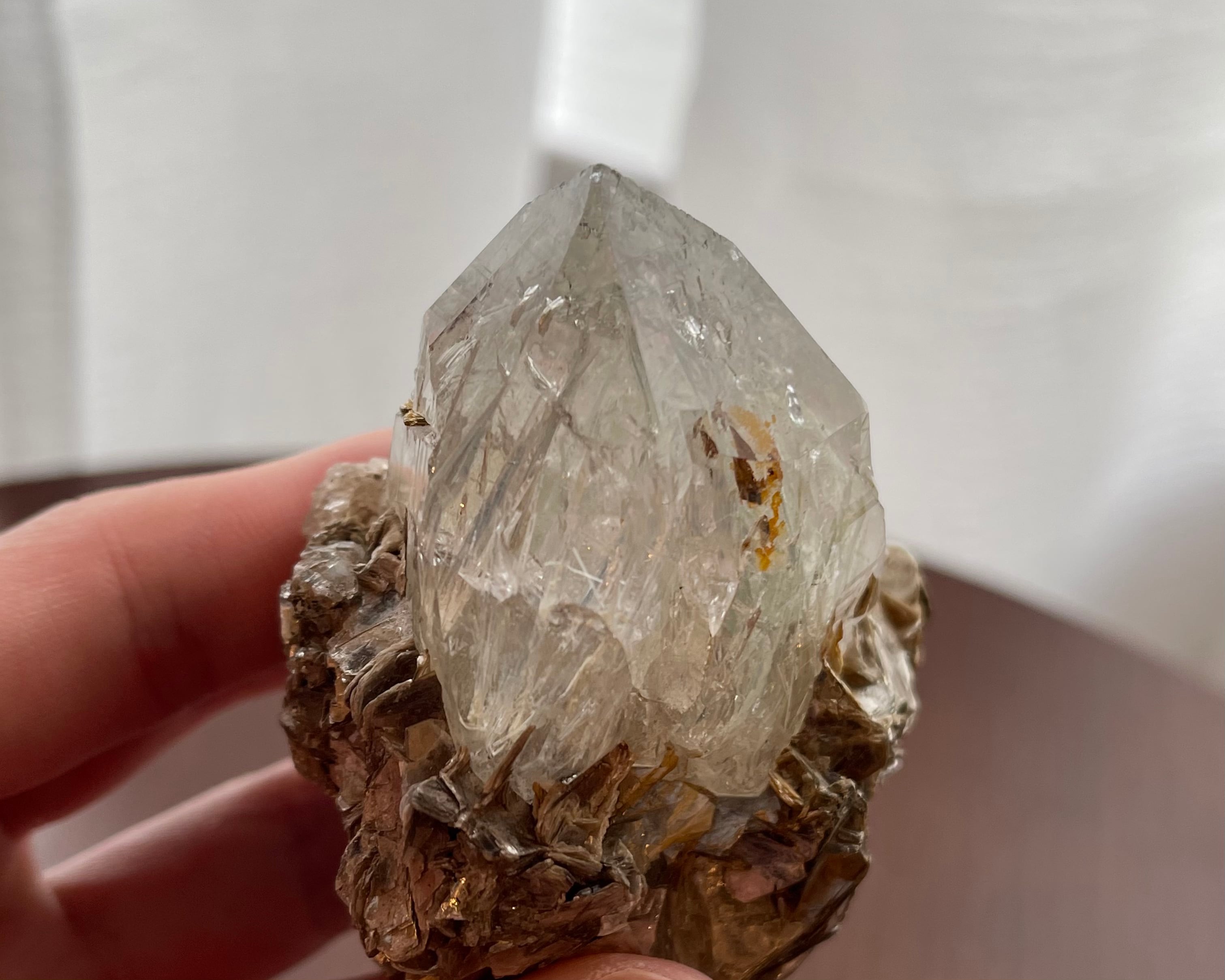 カイヤナイト / クォーツ / マイカ【Kyanite in Quartz with Mica