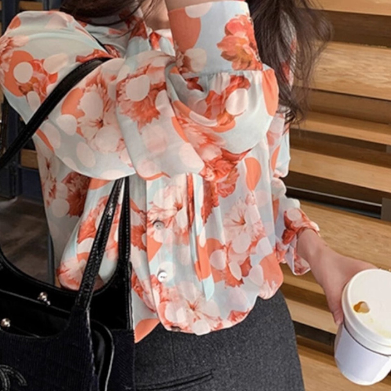 ボウタイ付き花柄スタンドカラーシャツ A00827