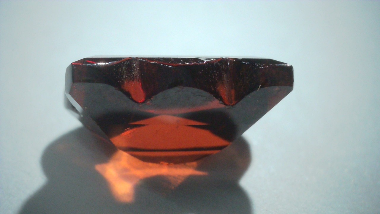 ガーネット（猫カット）　1.62ct　[C13‐598]