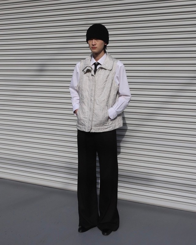 All-over pattern high neck vest