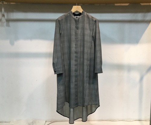 amiu.c " See-through long shirts "