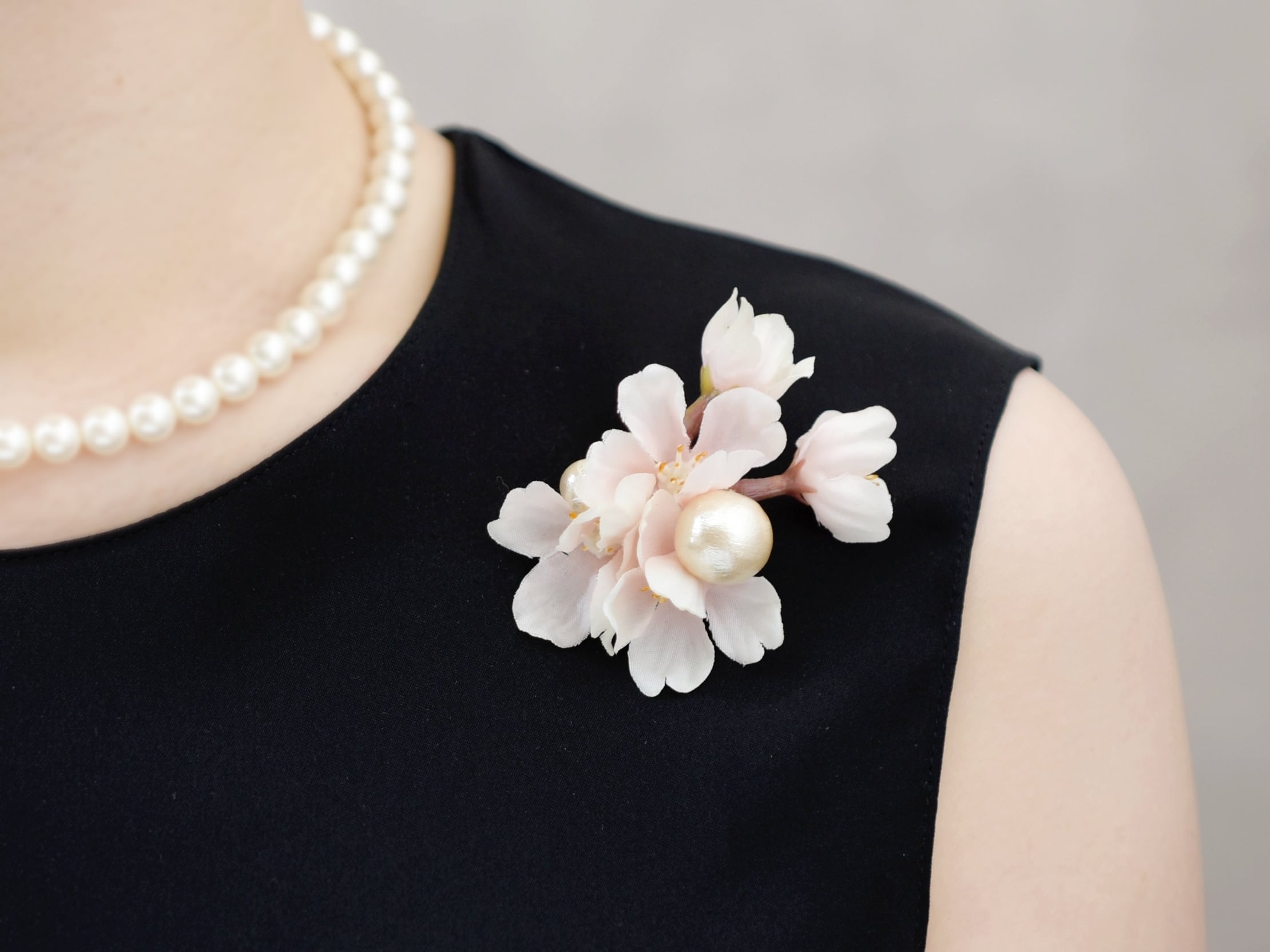 春限定【コサージュ・ブローチ】桜(ソメイヨシノ)とノーブルパール/コットンパール