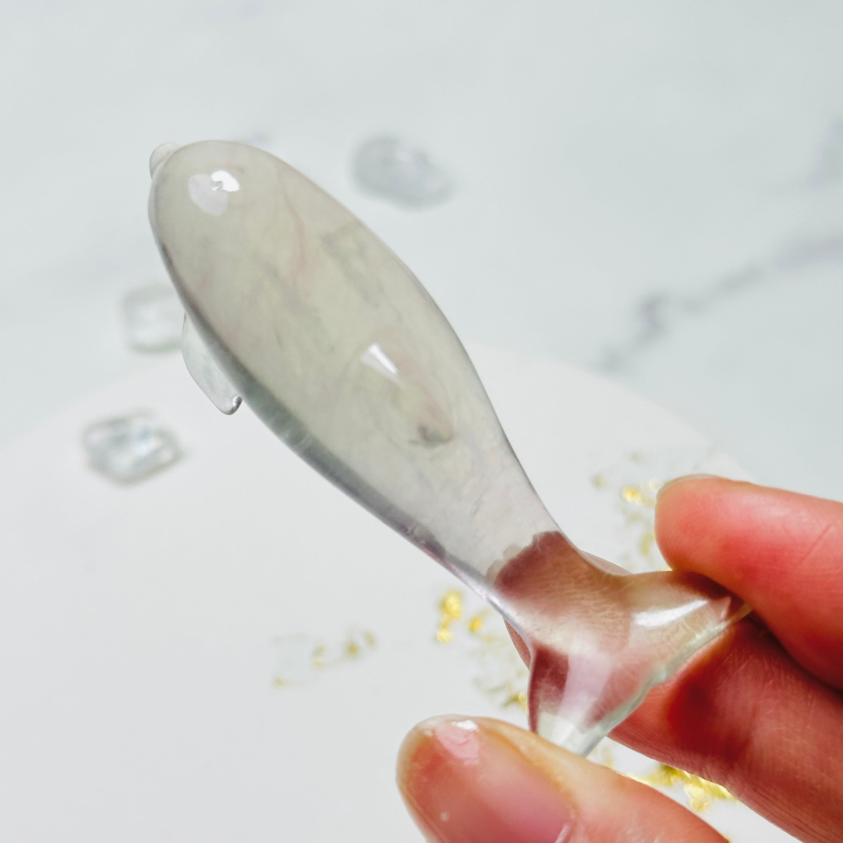 透明感きらめく天然石イルカ｜癒しのフローライト彫刻インテリア 09