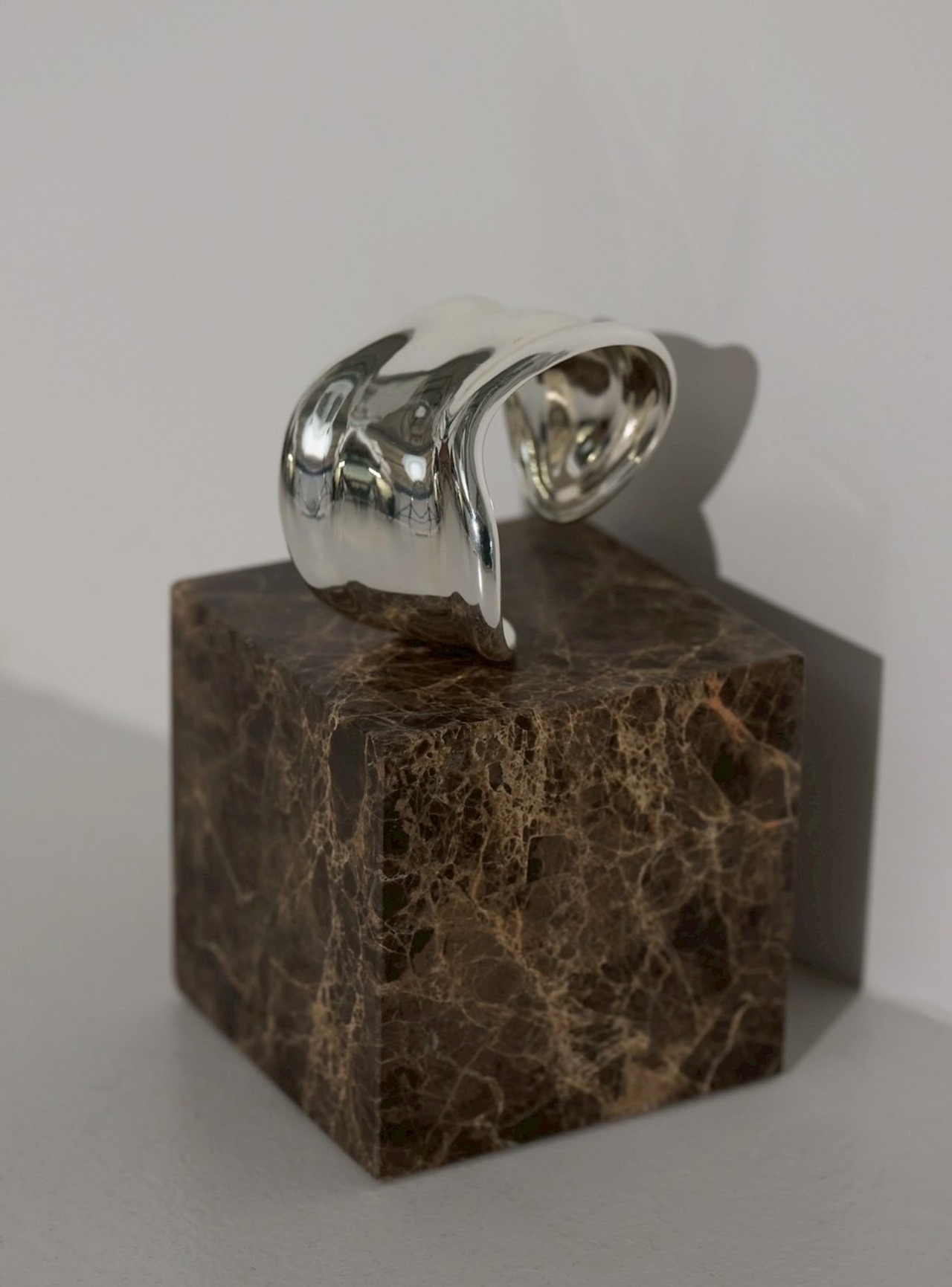 シニオン CHIGNON 幅広ｳｪｰﾌﾞﾊﾞﾝｸﾞﾙ