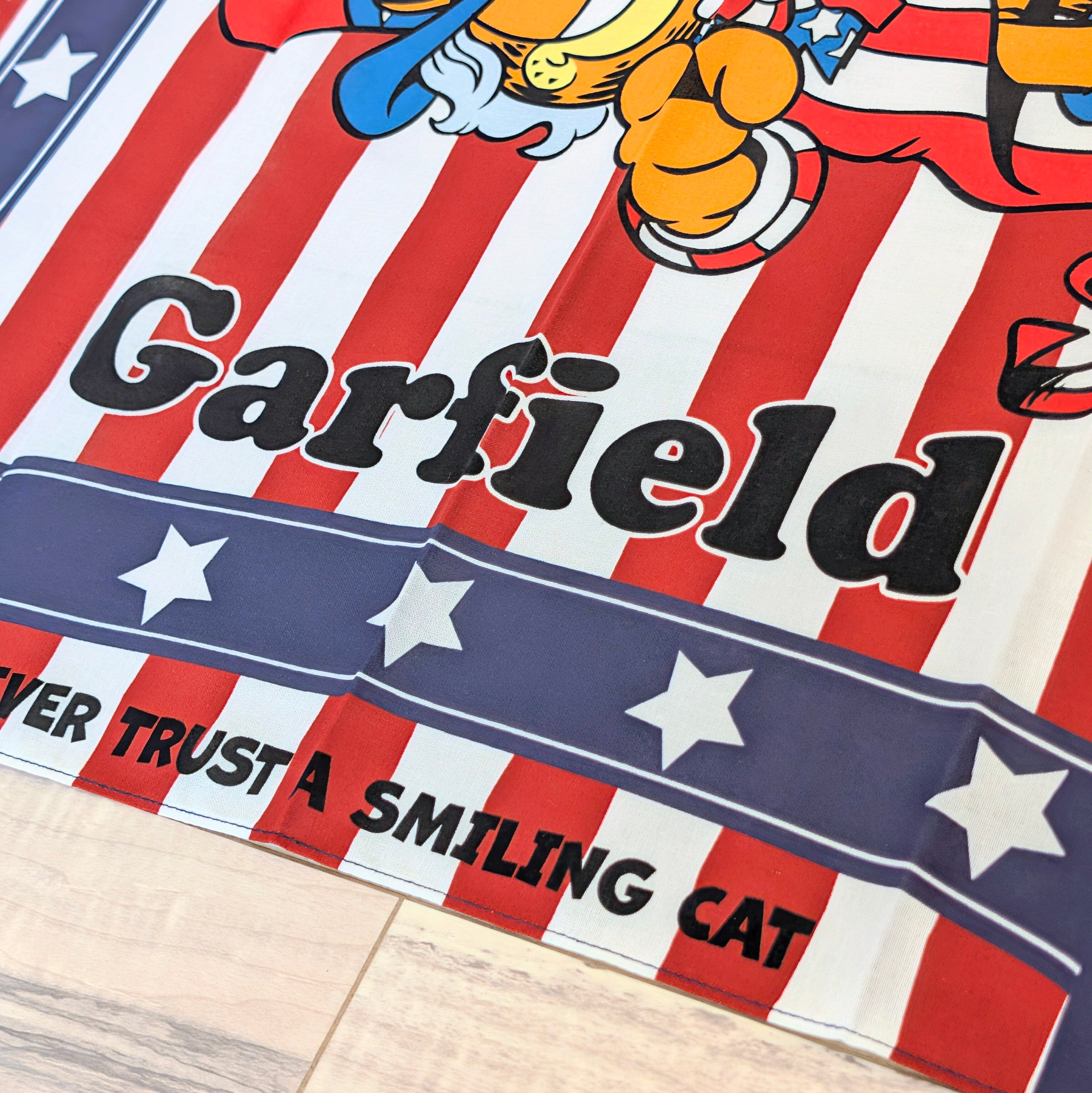 ✨️鞄などのアクセントにも✨️【 Garfield ( ガーフィールド ) 】『 アメリカン！ 』バンダナ / ランチクロス 〚アメリカン雑貨 アメトイ〛