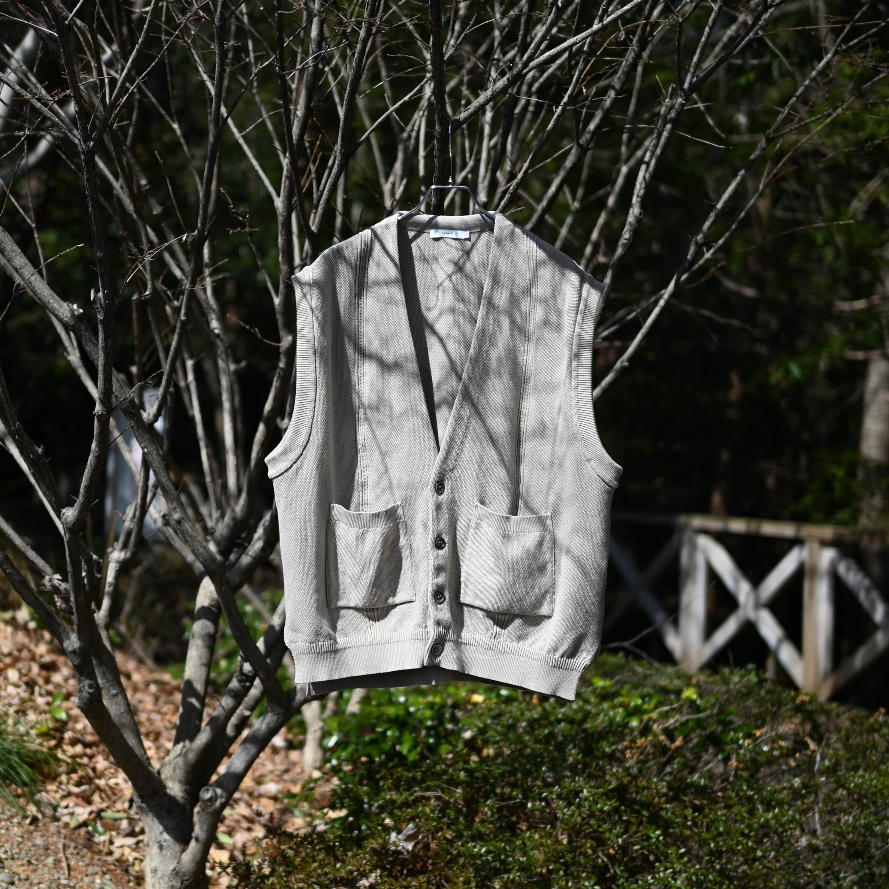 【2】YASHIKI ヤシキ　Namioto Vest ベスト　Vネック 2】YASHIKI Namioto Vest ヤシキ Vネック ベスト
