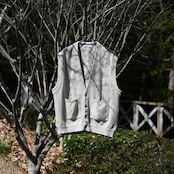 YASHIKI / GANKO別注 ×Shirotsume V-neck Vest(kibata)