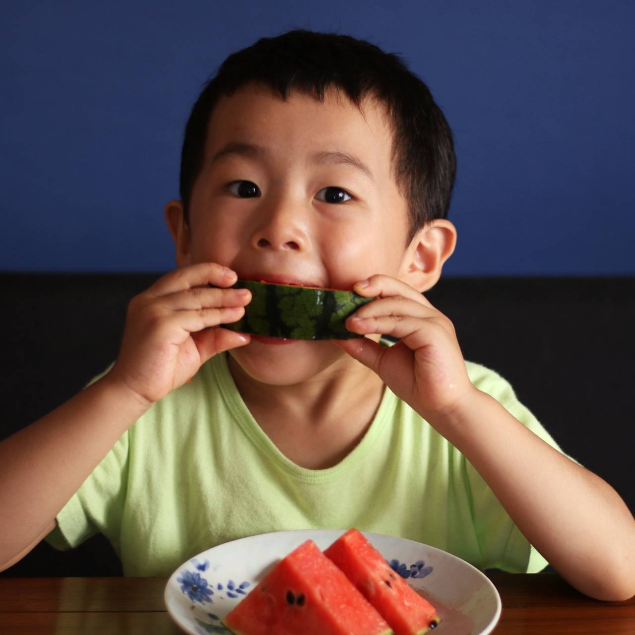 予約注文限定10%オフ!【R8年度】農家直送 雪国スイカ 小玉3玉 秀品 贈り物に◎