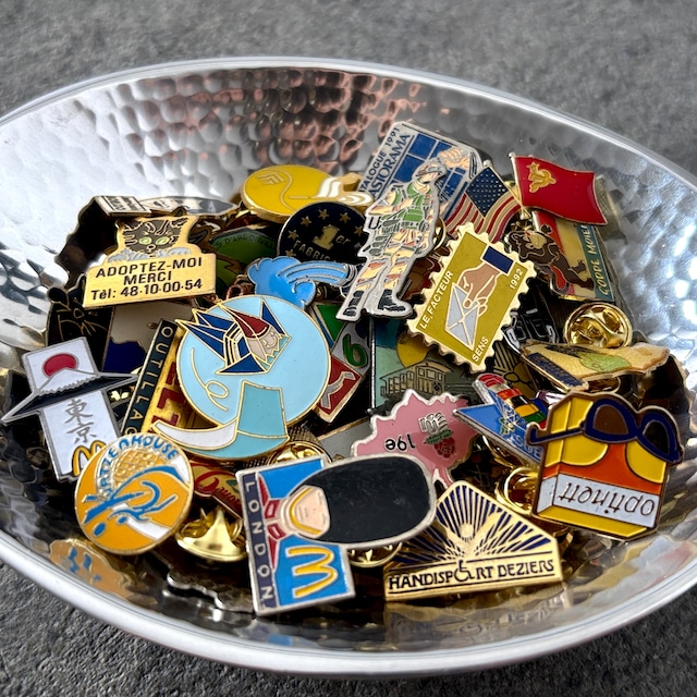50個  フランス雑貨 ヴィンテージ  ピンバッジ ピンズ France pins  Pin badge vintage 古着 通販 リメイク ブローチ  アタッチメント付属 雑貨 2604011-2605027-14