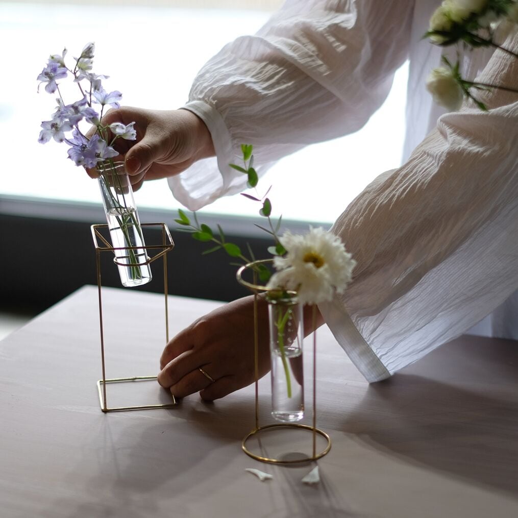 PIKE stand brass vase | WEST VILLAGE TOKYO