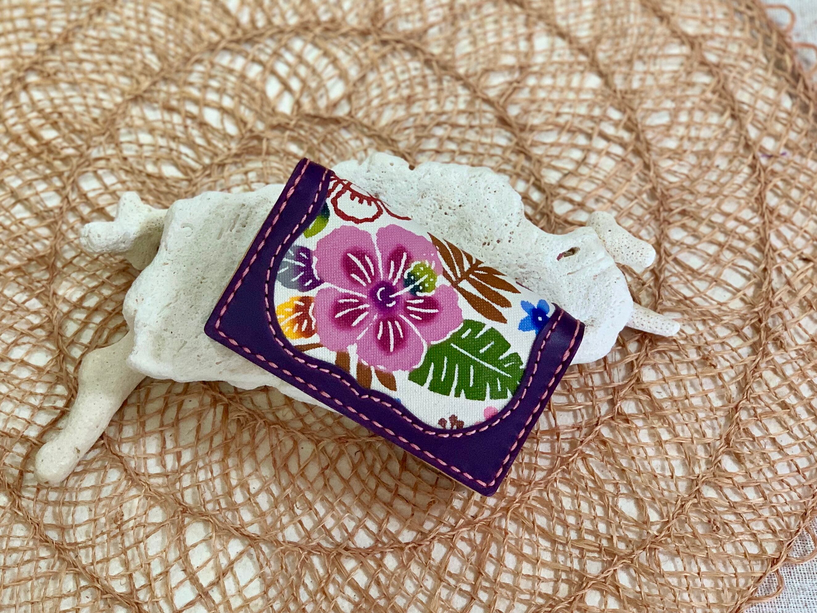 紅型カードケース　　（ハイビスカス柄）　　革　パープル