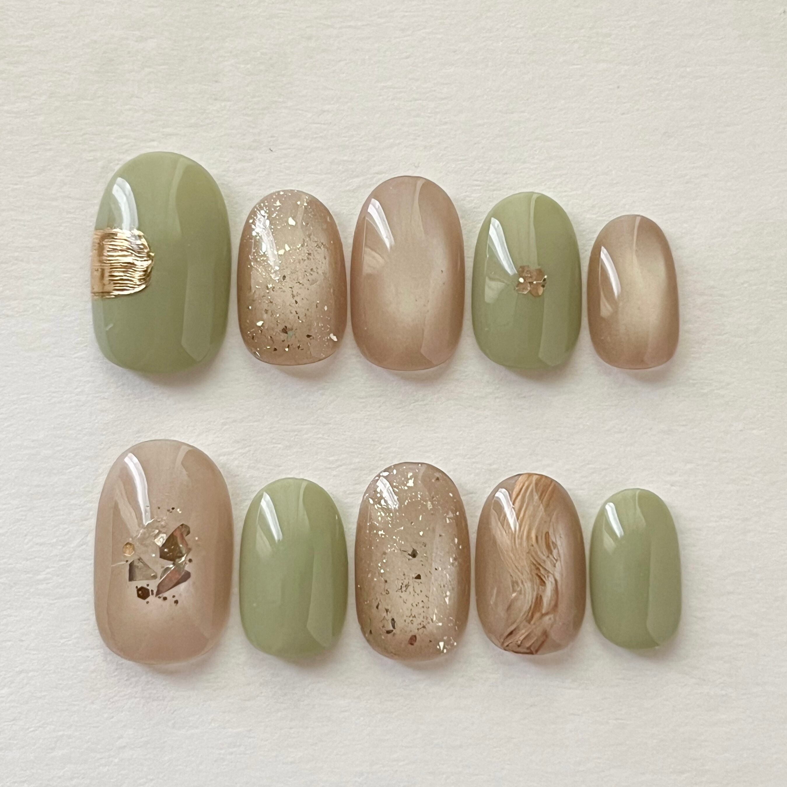 【未使用】ネイルチップ　ニュアンスネイル くすみグリーン×ベージュ 大人ニュアンスネイルチップ｜秋冬オール