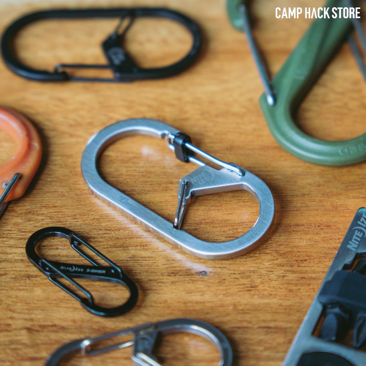 二重ロックの安心感「Gカラビナー」 | CAMP HACK STORE