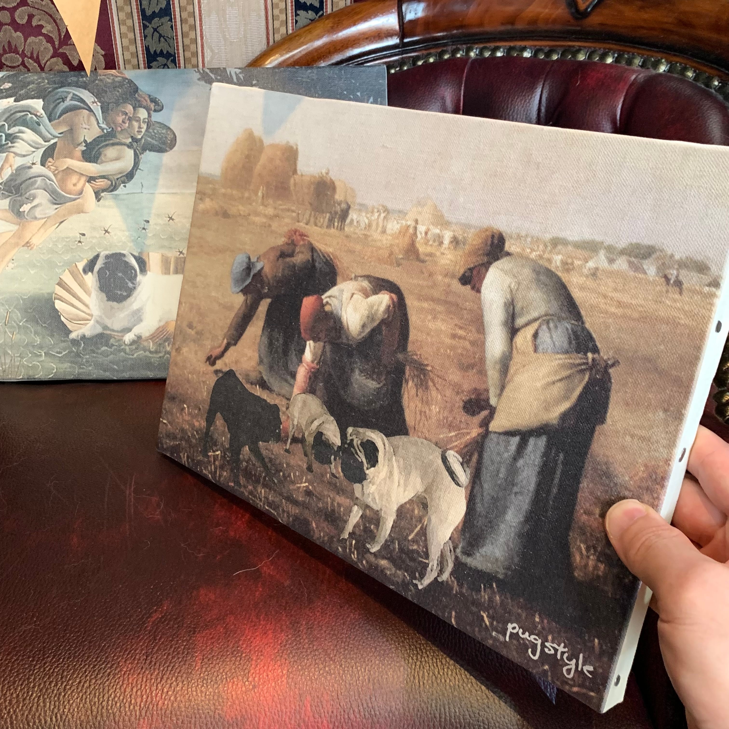 落ち穂拾いを邪魔するパグ】パグ名画アートキャンバス | PUG STYLE