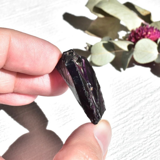 【レア色】インドネシア産 アンダラクリスタル 原石 魅惑のパープル