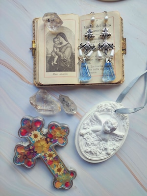 【PALE BLUE GOTHIC HOLY EARRING/(XX235) 】