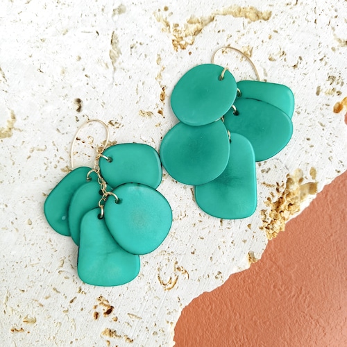 14kgf*Emerald green Tagua Nuts layers pierced earring/earring タグア