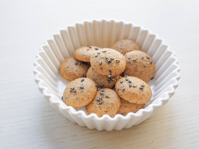 米粉の黒ごまクッキー 画像