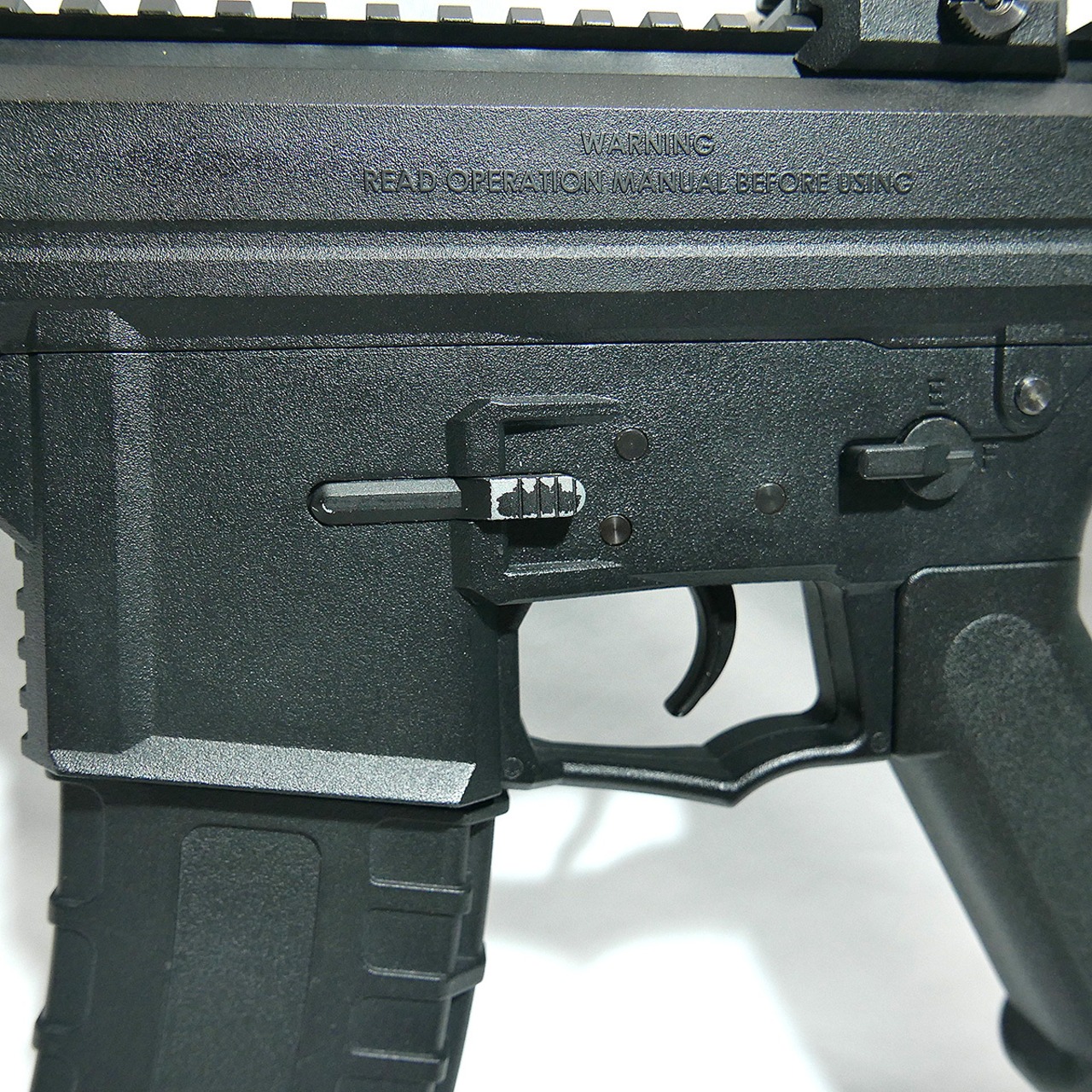 【中古】GHK G5 ガスブローバックライフル本体 マガジン２本＆ガンケース