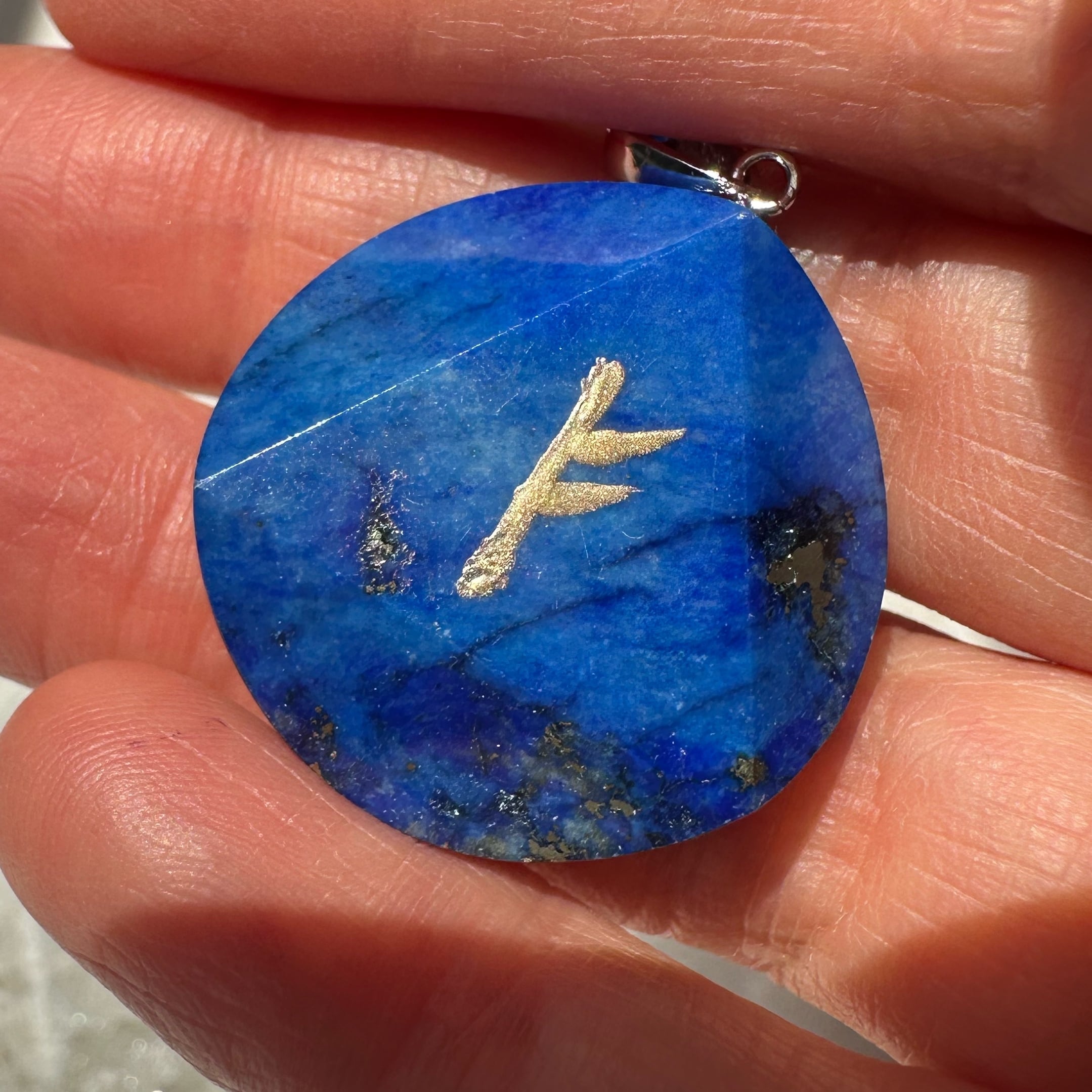 豊かさの象徴】高品質 ラピスラズリ 六芒星「フェオ」ペンダントトップ