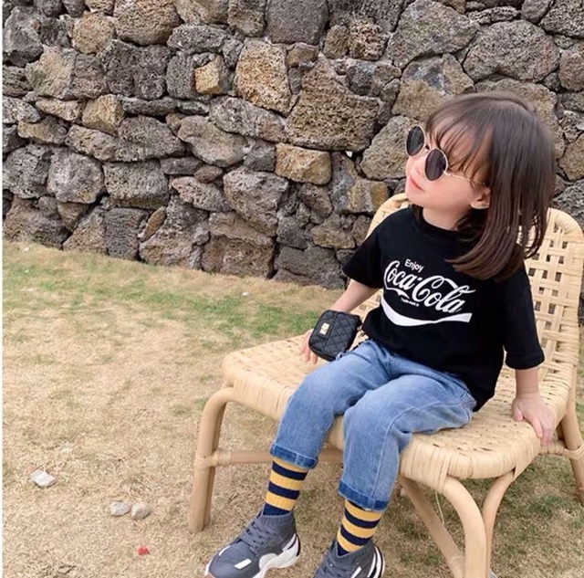 Kst1 Kids Baby 即日発送 送料無料 3色 コカ コーラ Tシャツ Coca Cola 子供服 韓国子供服 キッズ服 ベビー服 ツインコーデ リンクコーデ 親子コーデ カップルコーデ 夏服 春服 フェス イベント 家族コーデ コカコーラ Maile