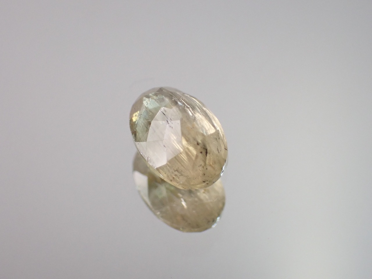 トルコ産カラーチェンジダイアスポア　1.83ct　[C11-191]