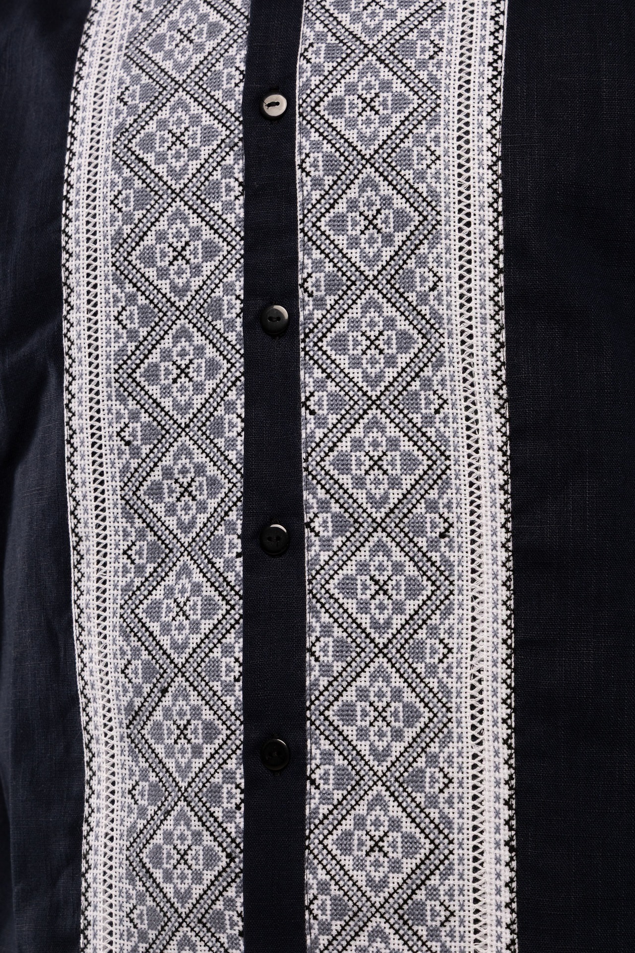 ウクライナ刺繍ヴィシヴァンカ　クロスステッチ手刺繍　XLサイズ　メンズ - 4