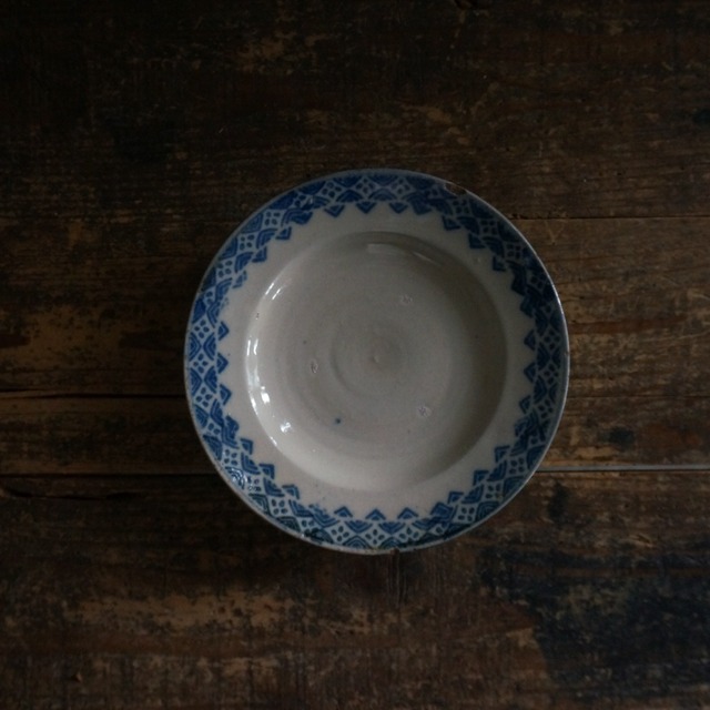 古いベトナムの陶器皿