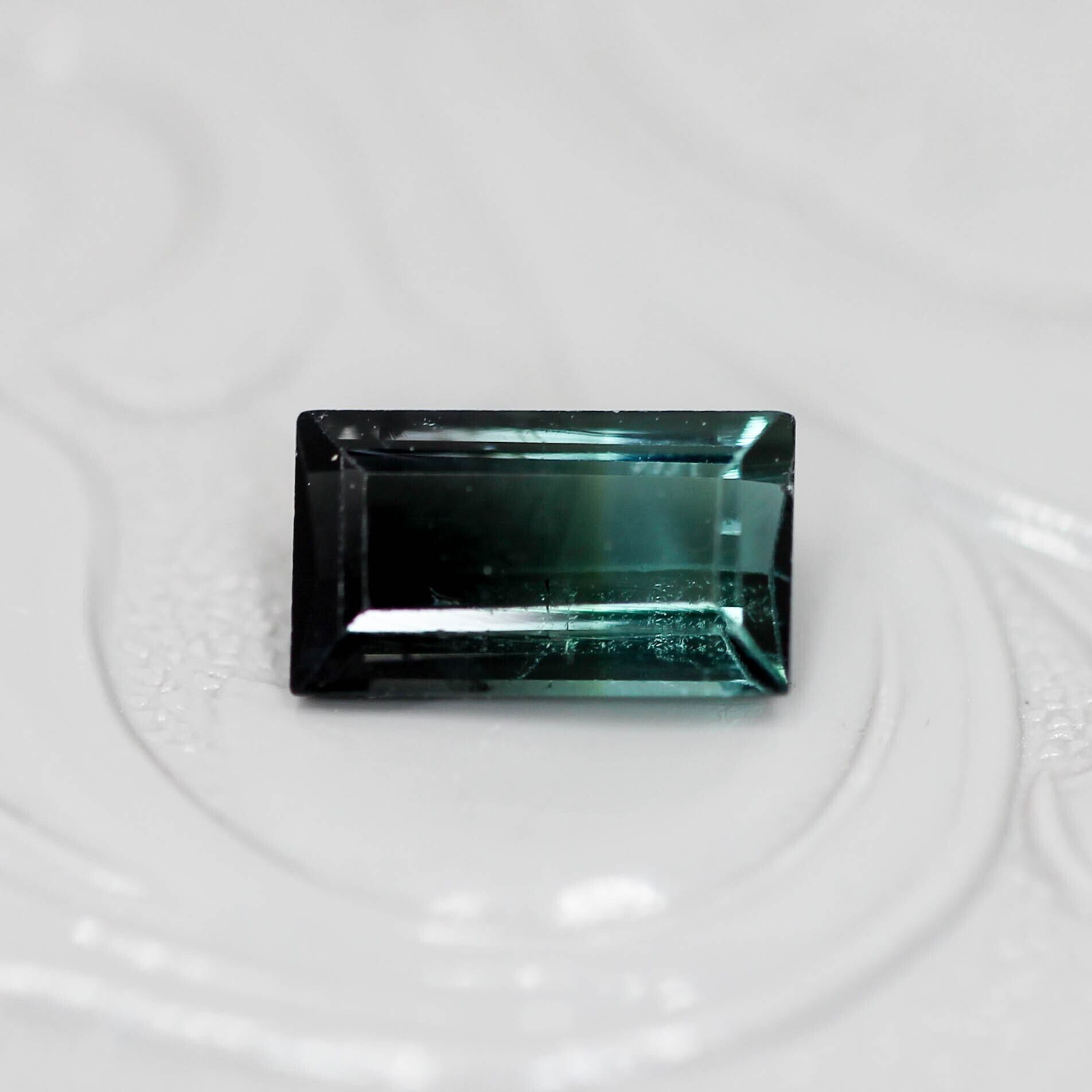 パライバトルマリン 0.180ct ブラジル産 マーキスカット 5.8mm×2.6mm