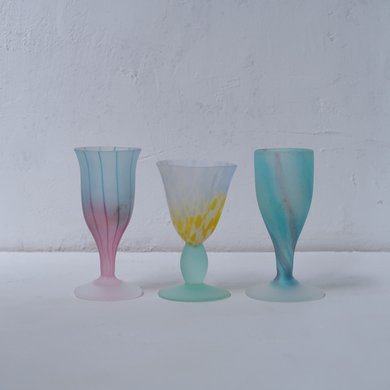 マットなカラフルミニグラス