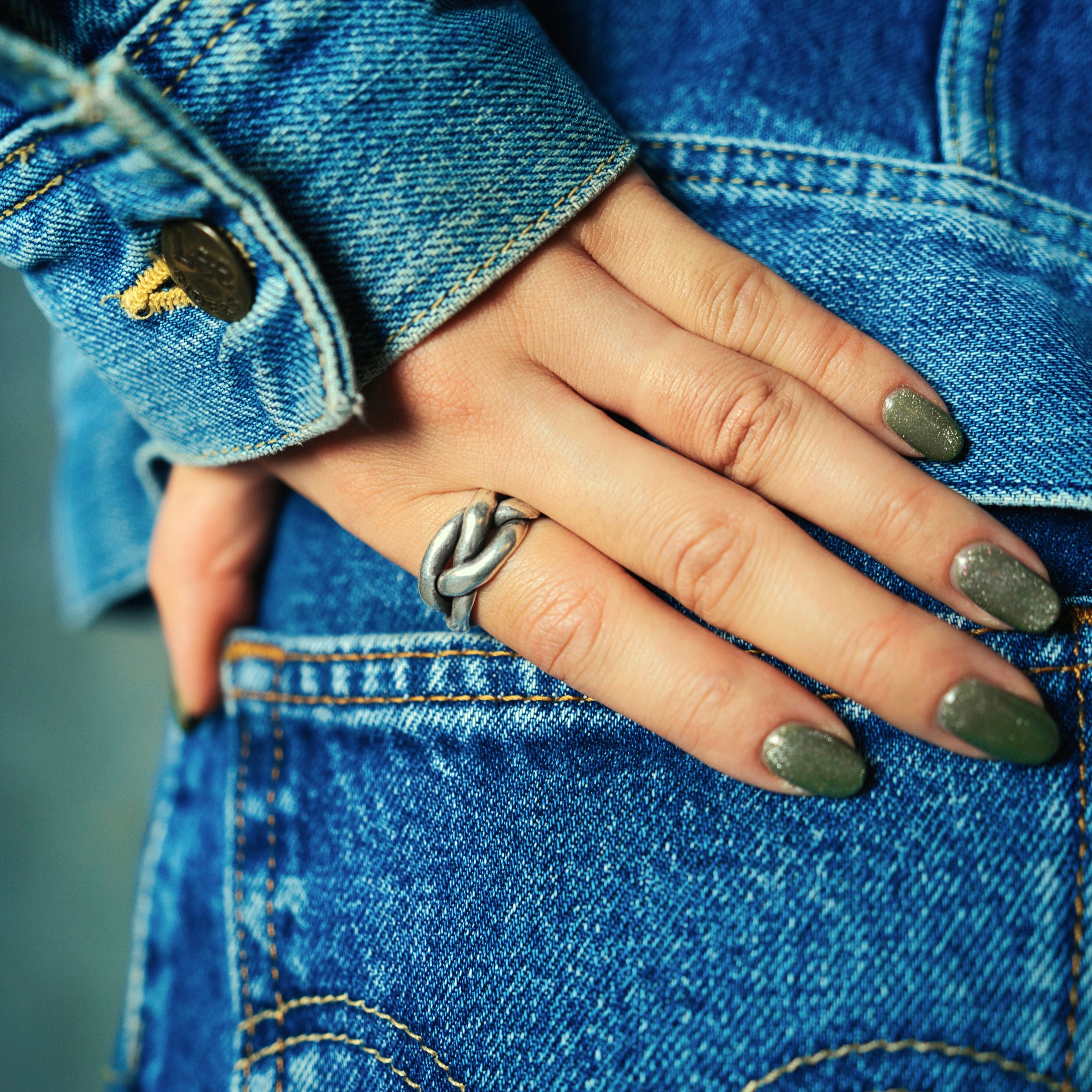 Karen silver , puffy twist ring | BaA-silver-
