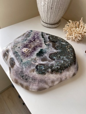 Amethyst agate large plate（アメジストの結晶が素晴らしい大皿プレート）