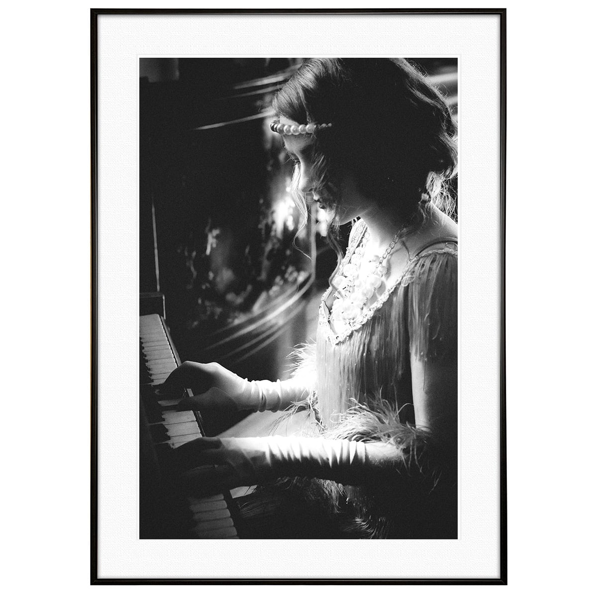人物写真 ピアノを弾く女性 インテリア モノクロアートポスター額装 AS4161