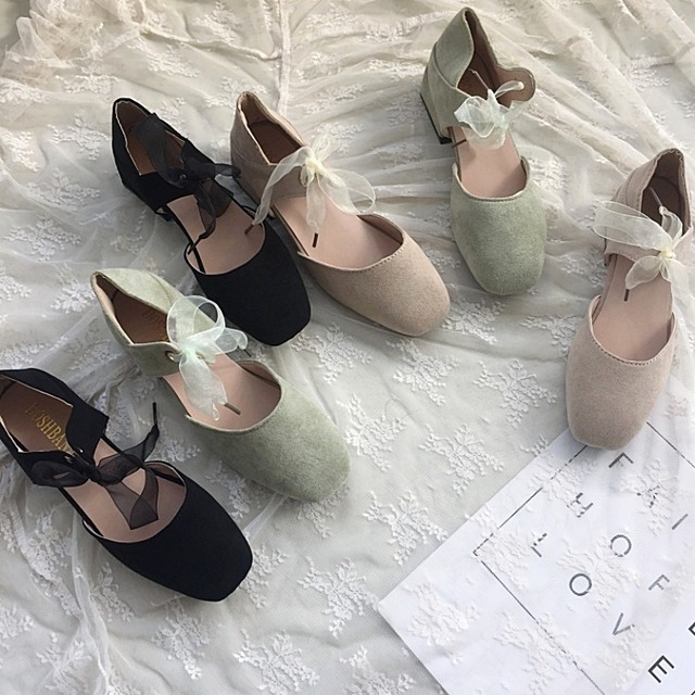 【送料無料】シューズ レディース 靴 くつ クツ パンプス ローヒール 太ヒール チャンキーヒール スクエアトゥ セパレートパンプス ストラップ付き サイドオープン リボン レース レトロ かわいい 大人可愛い エレガント ガーリー きれいめ フェミニン こなれ感 インスタ映え 韓国 ファッション 大人カジュアル 黒 ブラック ベージュ グリーン 薄緑 くすみカラー コーデ デート 通学 学生 休日 普段 お出かけ 主役級 10代 20代 30代 春 夏 トレンド 抜け感 オシャレ おしゃれ db1698