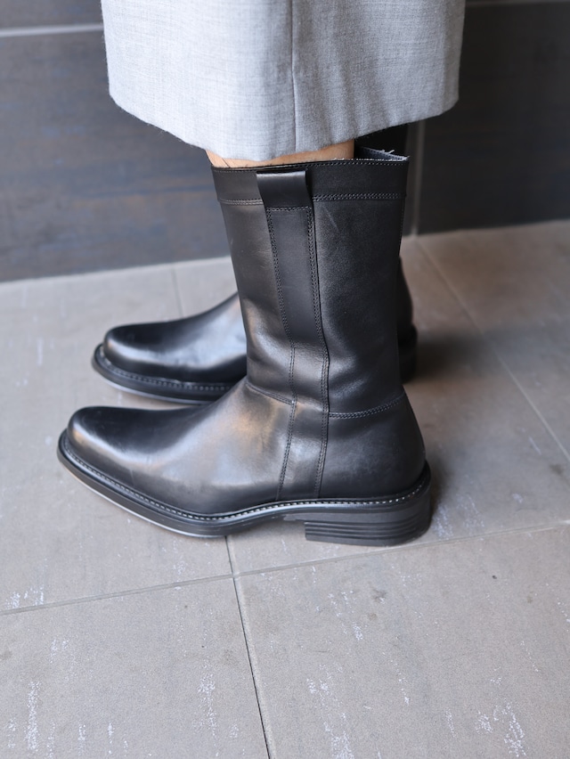 plane toe leather boots