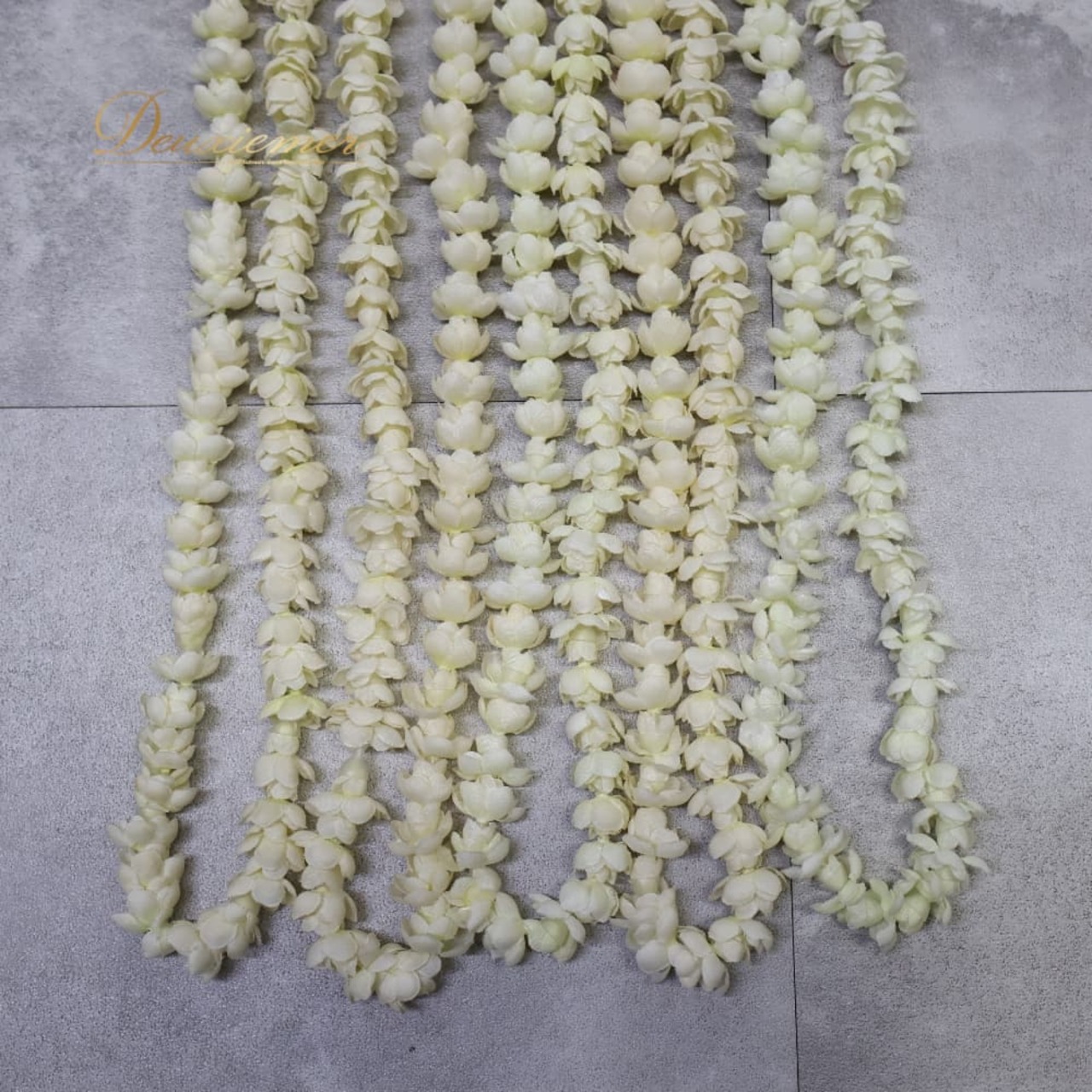 フラダンス 小物 まとめ売り 全5点 セット ホワイト系 ピカケ ピカケレイ レイ 花 花飾り ネックレス 白 ロング 小道具 フラ ダンス タヒチアン かわいい 練習 レッスン イベント ステージ おしゃれ