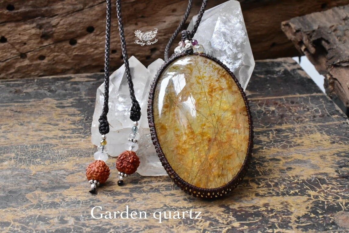 大粒★シルバールチル入り★ガーデンクォーツ マクラメペンダント gy030