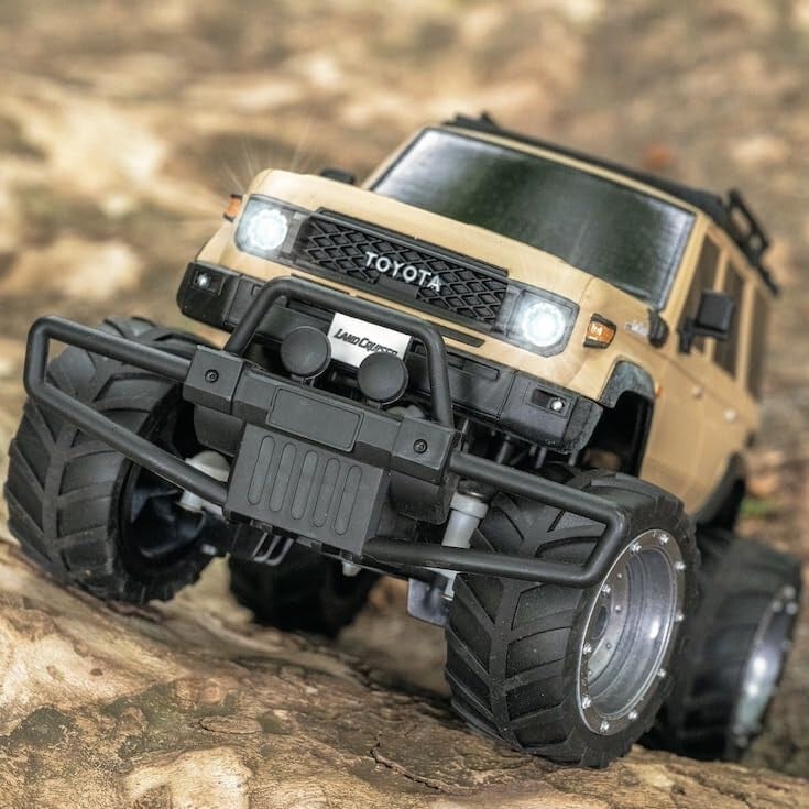 1/12 トヨタ ランドクルーザー79 RCカー サンドベージュ MN-82 RTR4WD