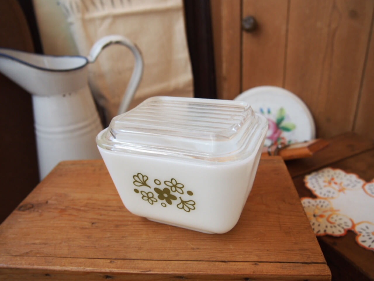 イギリスアンティーク　リフ保存容器(PYREX)