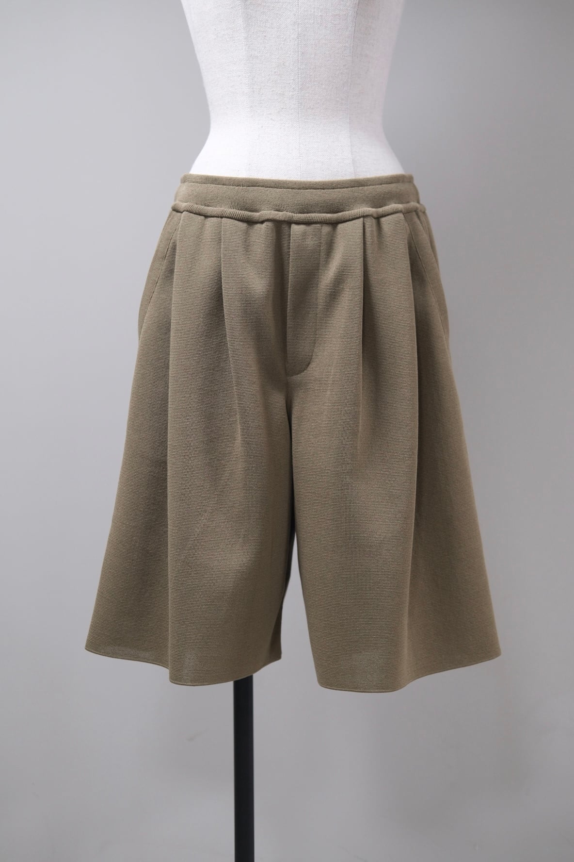 OPEN YY】YY HUG&HEART CUTOUT SKIRT - black - | loop