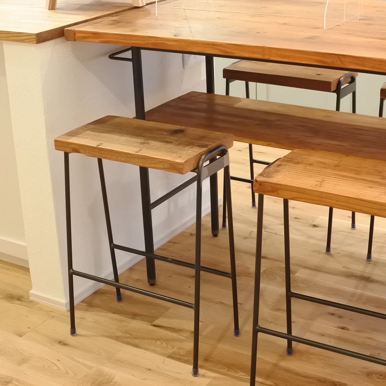 杉古材と無垢鉄で味のあるシンプルなベンチ 【H BENCH(FCO1361 杉古材と無垢鉄で味のあるシンプルなベンチ 【H BENCH(FCO1361