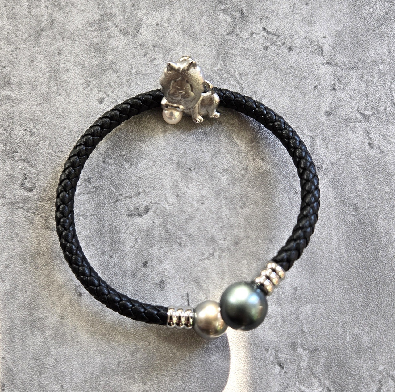 NTR1216 / [BRISTOL] Black Butterfly Pearl x Leather Bracelet Black.