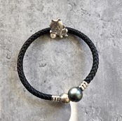 NTR1216 / [BRISTOL] Black Butterfly Pearl x Leather Bracelet Black.