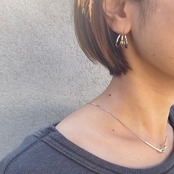 バイカラートリプルピアス
