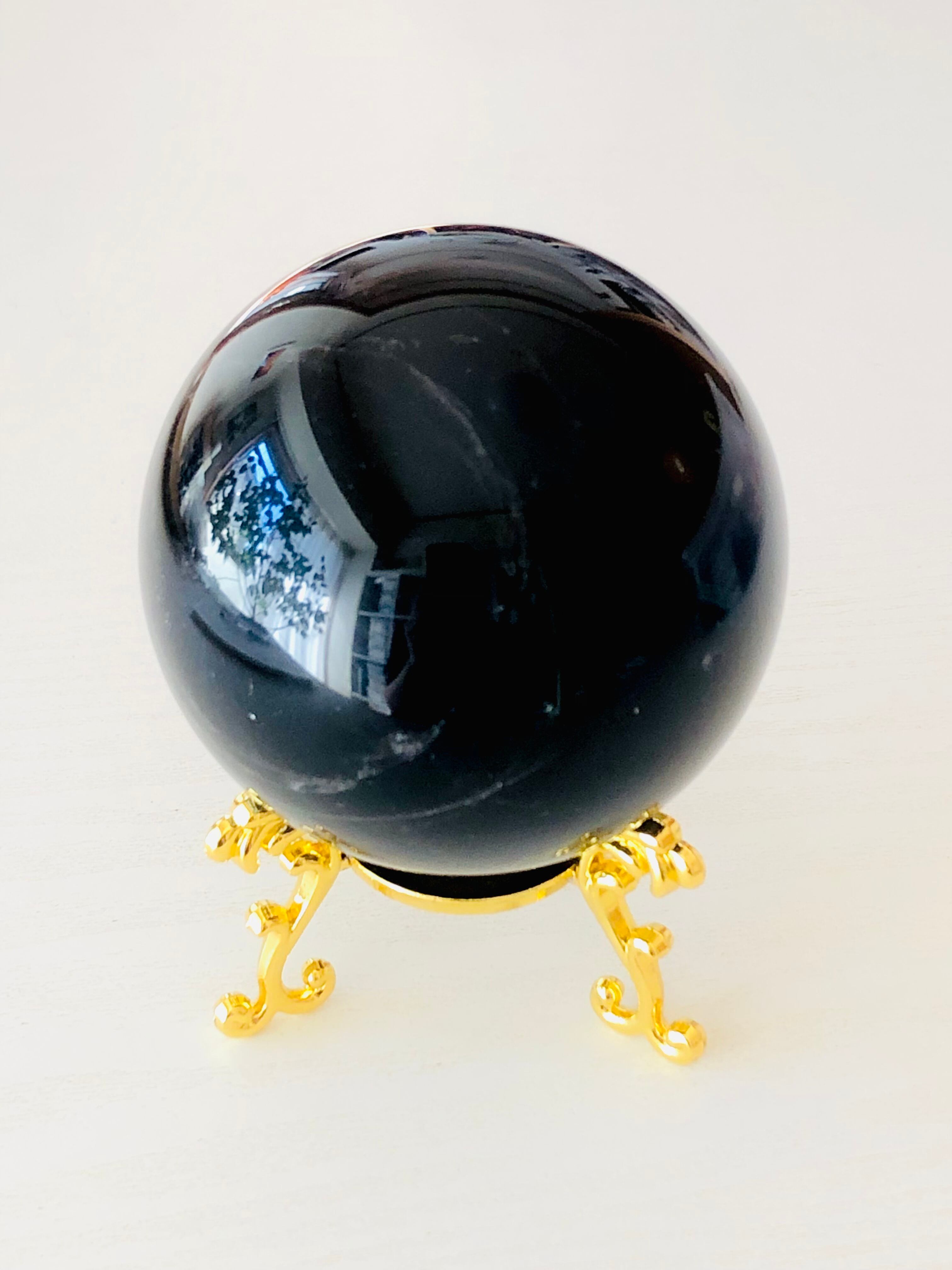あなたを守る漆黒の盾！モリオン(黒水晶)の丸玉✴︎84mm | 虹色の星