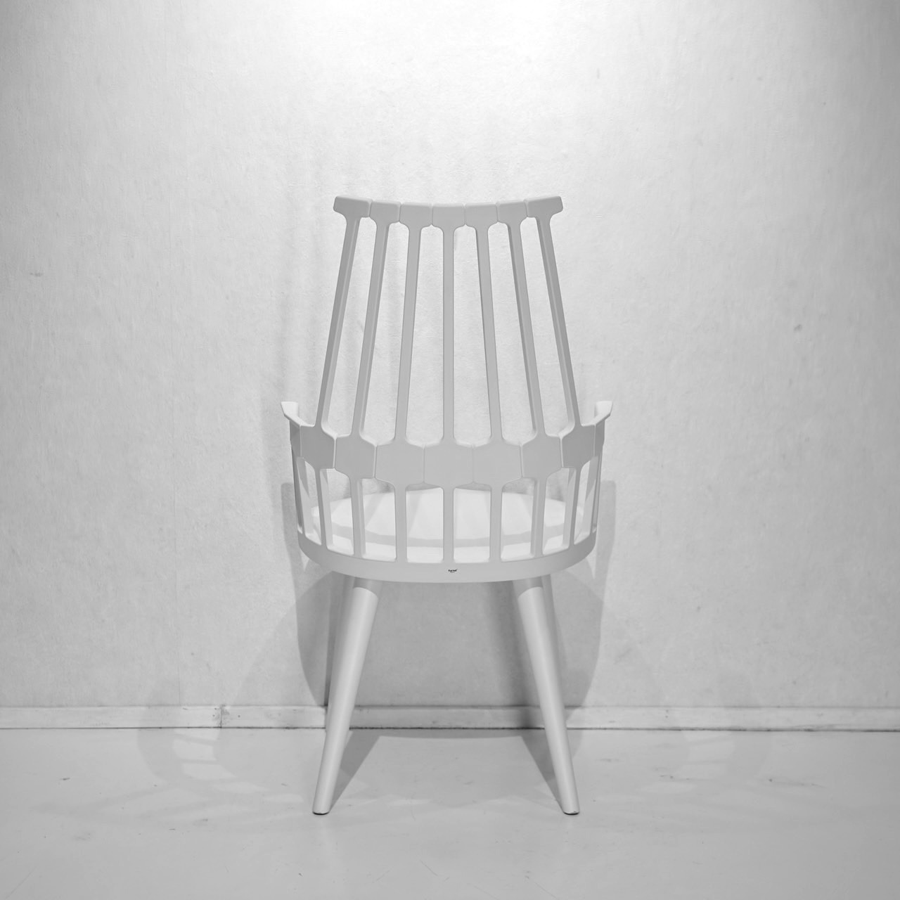 Kartell カルテル COMBACK カムバックチェア ダイニングチェア アームチェア 椅子 ホワイト モダン ミニマル ミッドセンチュリー
