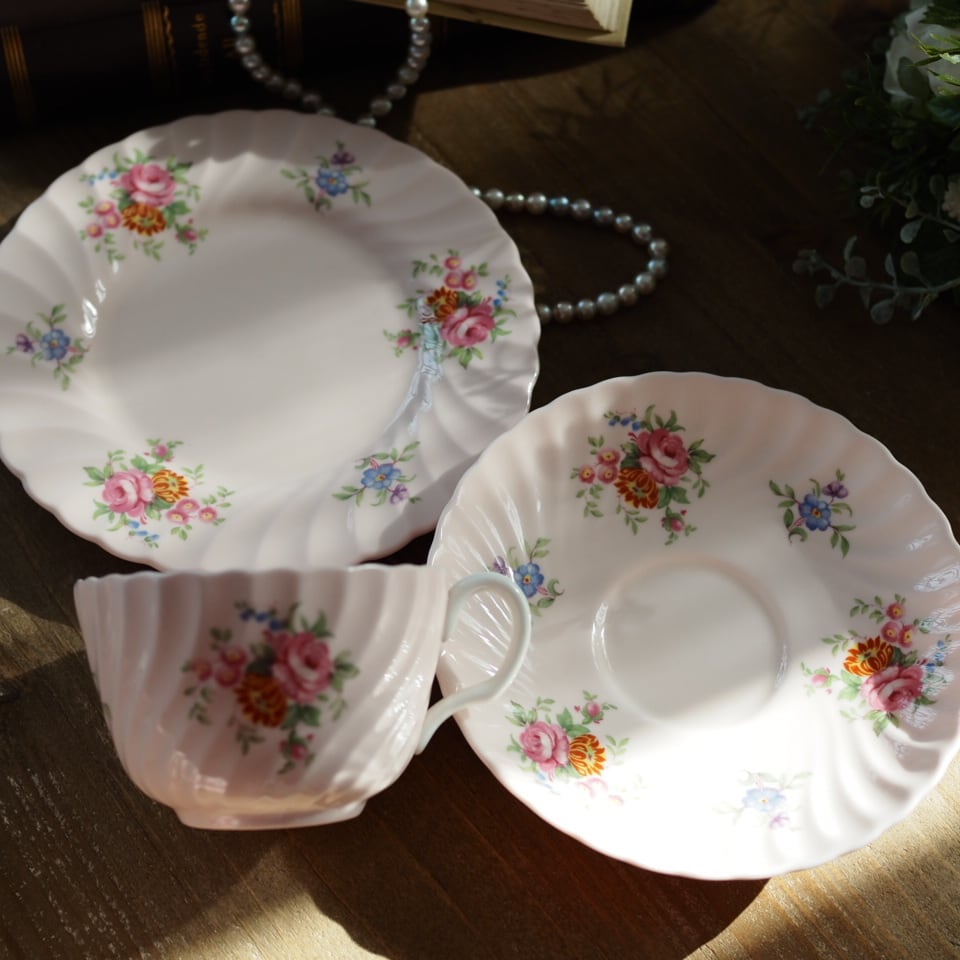 タロット カップの6】英国ミントン ロゼッタ パステルピンクが可愛い