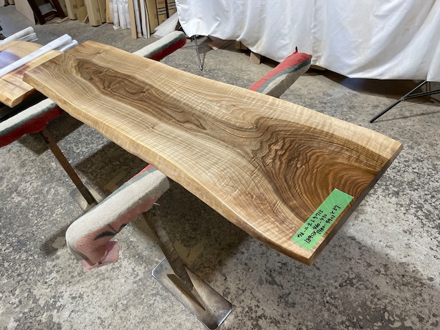 ウォールナット9715　一枚板無垢 乾燥材　1890ｘ460-430ｘ37mm カウンター　ローテーブル　センターテーブル　テーブル
